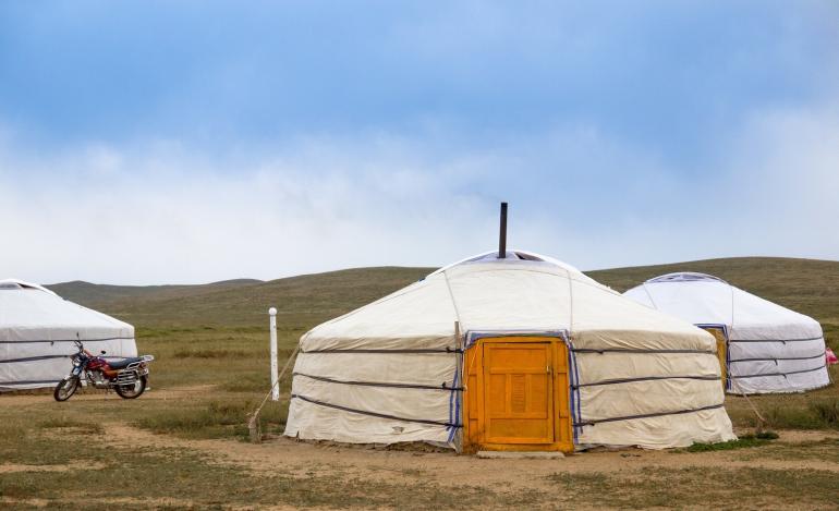 art kunst kunstmagazin mongolische-jurte artist ritual